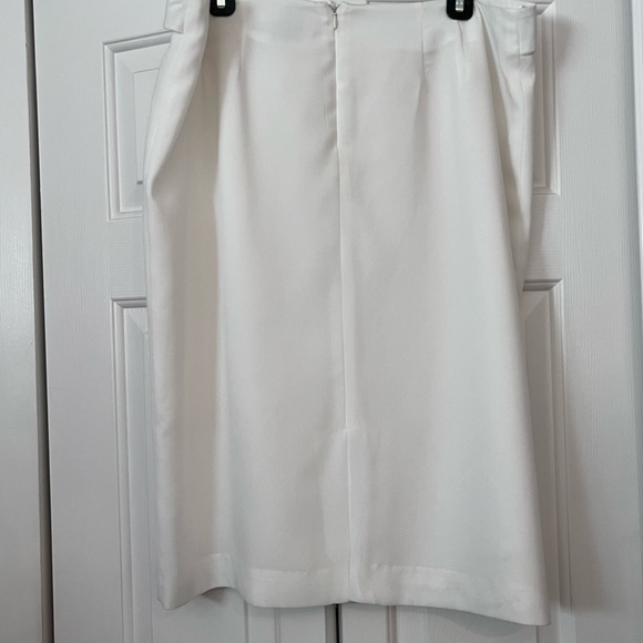 Women’s White Skirt with Faux Belt on Front. - Picture 3 of 5